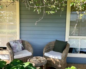 Marigold Cottage, A Blue Mountains Oasis- Spacious, Views & Kangaroos - Lithgow - Patio