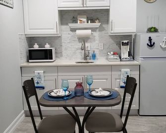 Olivia's Place - Tampa - Salle à manger