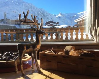 Apartment in family cottage. 4 rooms for 7/8 people Quartier Des Alme - Tignes - Balkon