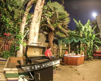 Centabay Lodge and Backpackers - Paihia