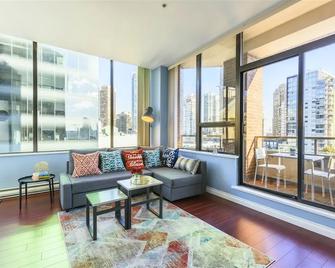 Best Location Downtown Chic Suites - Vancouver - Living room