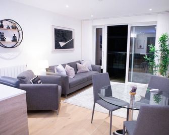 London Escape at Duke Avenue - London - Living room