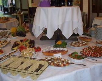 Hotel Haus Deutsch Krone - Bad Essen - Buffet