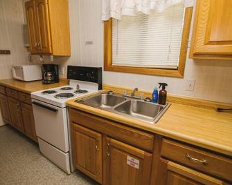 Lazy Days, a 3BR lakefront cabin on the Horseshoe Chain of Lakes in Richmond, MN - Richmond