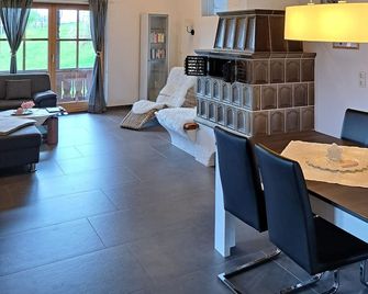 Vacation apartment Alpenpanorama Holiday apartment in Halblech with mountain views in a top location - Halblech - Dining room