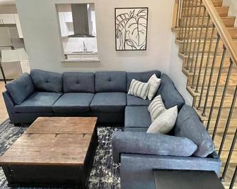 New home large yard and garage! - Lake Dallas - Sala de estar