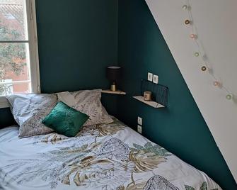 Le Vin Quatre - Studio avec vue Dordogne et parking privatif - Bergerac - Bedroom