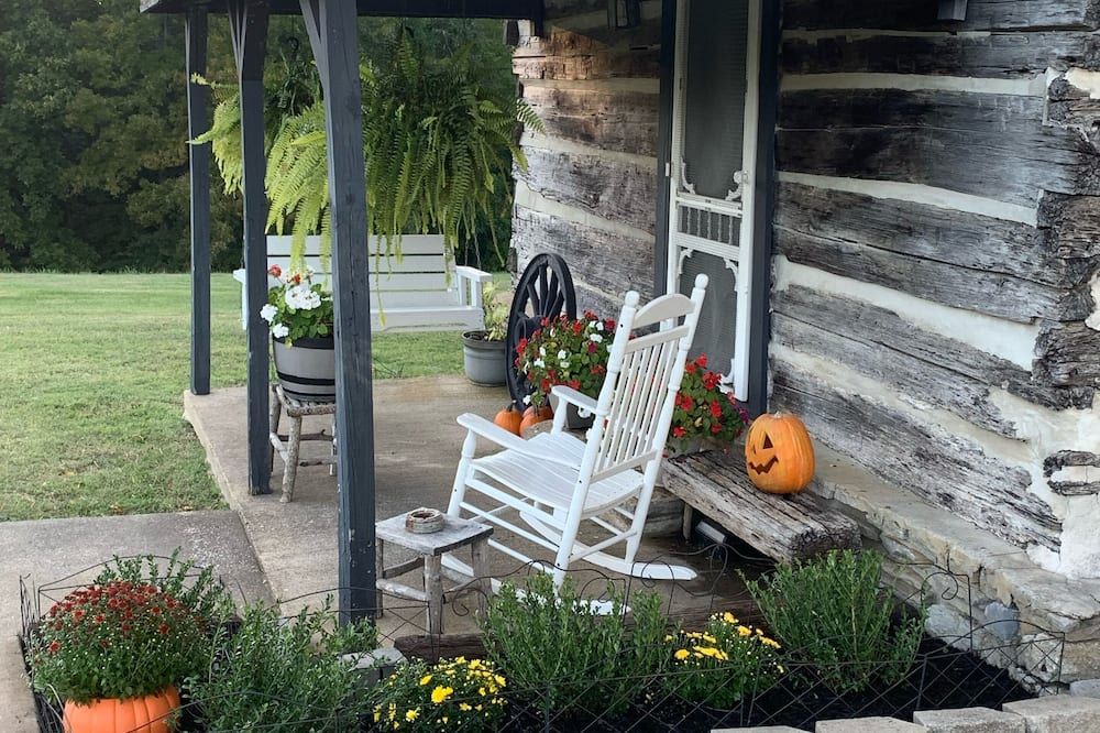 Log Cabin Escape - Full Log Cabin Home - Pulaski - Патіо