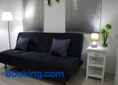 Jazz Luxury Apartment - Manila - Living room