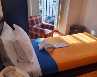 Fado Bed & Breakfast - Santos - Lisboa - Habitación