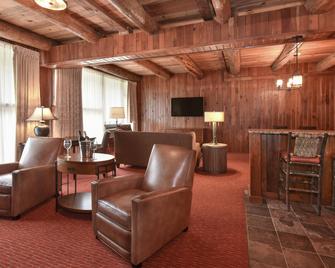 Slopeside Hotel by Seven Springs Resort - Champion - Sala de estar