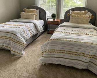 Dream Haven - 2BR/2BA - free parking on premises. - Chesapeake - Habitación
