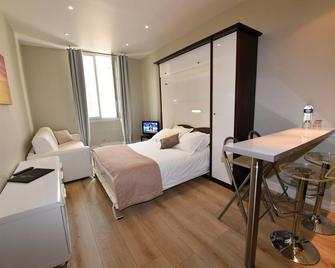 Hotel De Provence - Cannes - Yatak Odası
