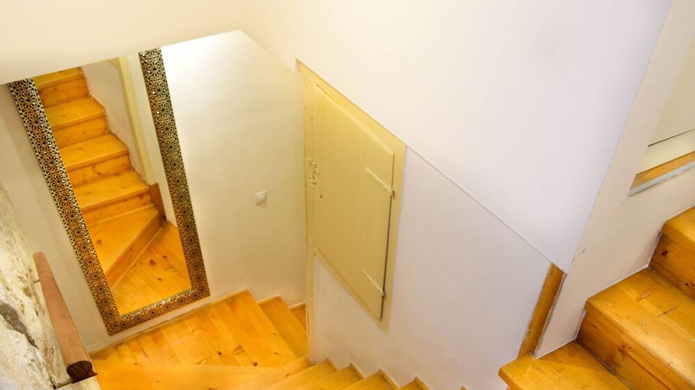 Rilati Old town Palace 2