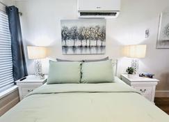 Progresso Apts by Lowkl - Fort Lauderdale - Bedroom