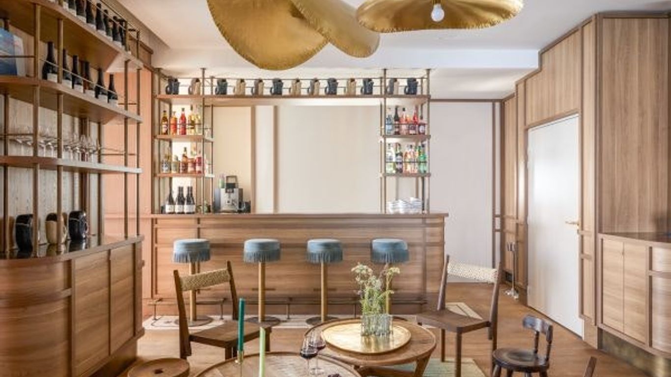 Les Bassans - Fontenille Collection