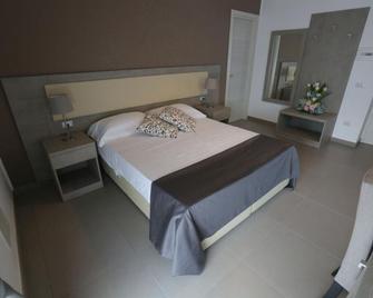 Bed And Breakfast Aereoparking - Naples - Bedroom