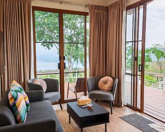 The Hilltop Erawan - Si Sawat - Stue