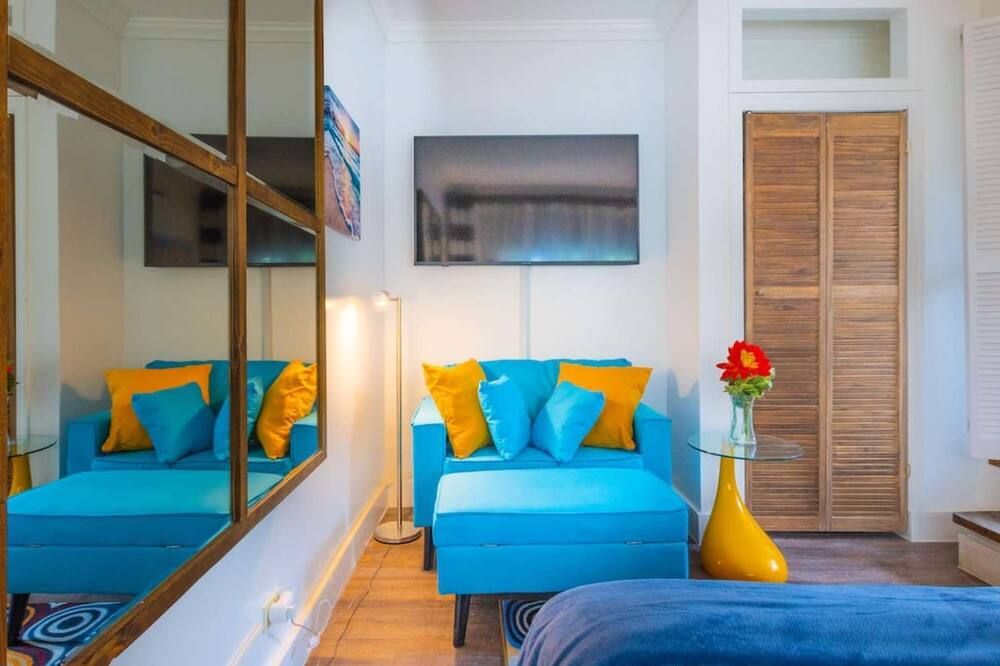 Oceanfront Lemon Cottage - Nassau - Pokój dzienny