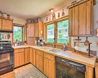 Private Dock And Stunning Views Corey La - Three Rivers - Kitchen