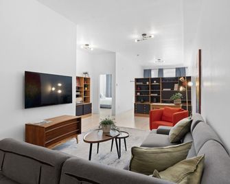 New Modern 2bdr Apartment in Little Italy - Montréal - Salon