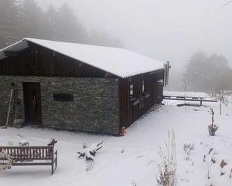 The cottage 'Le Refuge' Style Montagnard 'all comfort in a haven of peace - Stavelot - Bâtiment