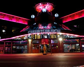 Ramada Suites by Wyndham Christchurch City - כרייסטצ'רץ' - בניין