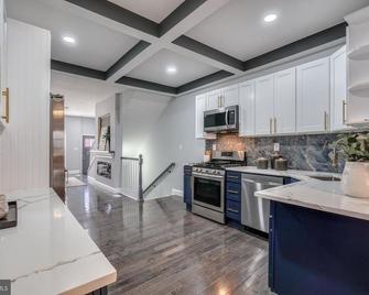 High level Where Sophistication meets Elegance - Baltimore - Kitchen