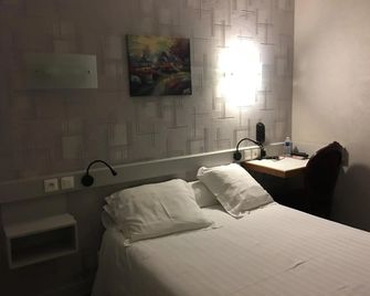 Le Relais de Gascogne - Auch - Schlafzimmer