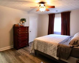 The Lounge - Downtown Chillicothe - Chillicothe - Schlafzimmer
