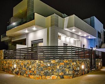 Nisi Luxury Suites with private pool in Gouves - Gouves - Building