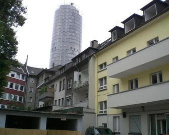 Schoenes Apartment in Essen - Essen - Rakennus