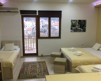 Guest House City Star - Mostar - Bedroom