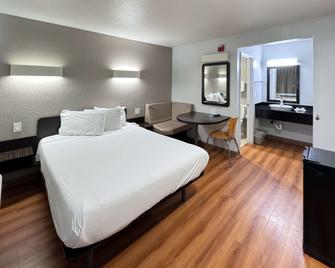 Motel 6 Ontario Airport - Ontario - Bedroom