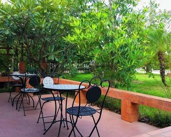 Im Boutique Hotel - Mae Sot - Patio