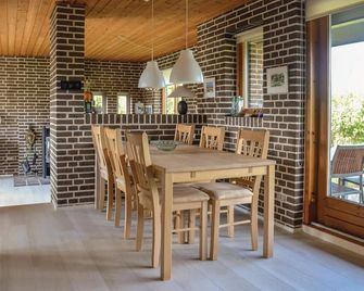 Three-Bedroom Holiday Home In Saby - Saeby - Jídelna