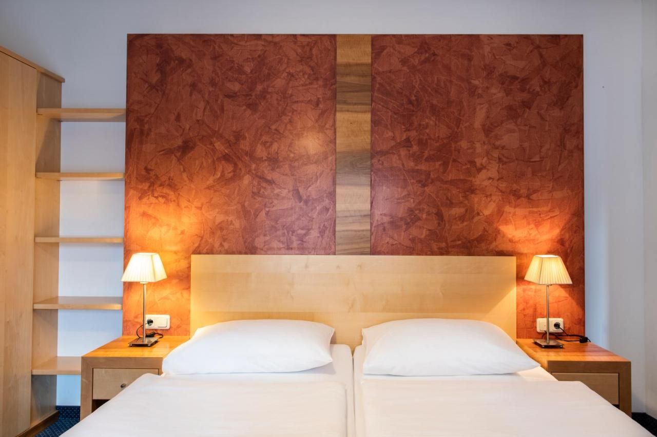 Eviva Im Parkhotel thumbnail 2