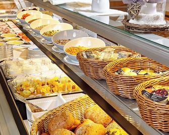 Aura-Hotel Saulgrub - Saulgrub - Buffet