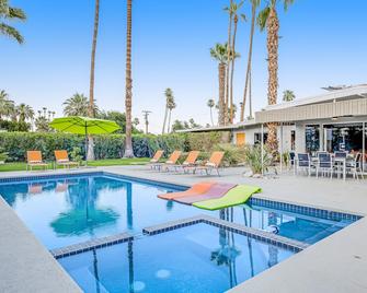 Good Vibrations Permit# 966 - Palm Springs - Svømmebasseng