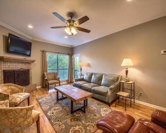 The Float Inn 3 Cw B209 - New Braunfels - Living room