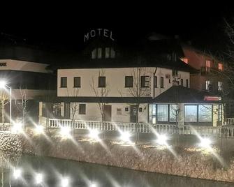 Holiday In Bihac - Bihać - Building