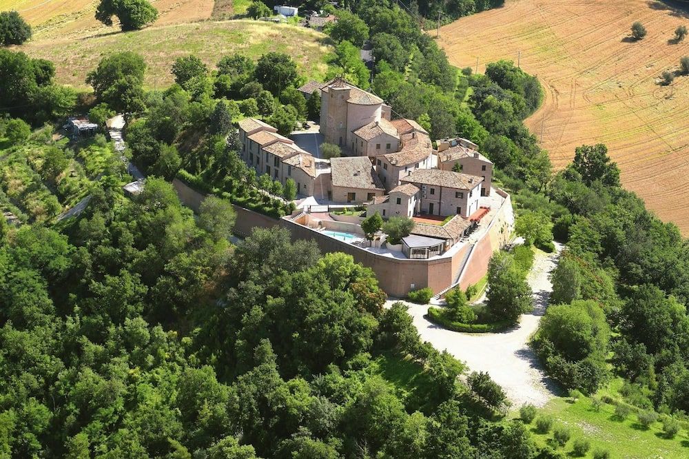 Casa Oliva borgo del Benessere delle Marche thumbnail 3