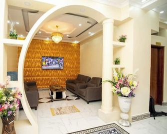 Gold Suites Hotel Nakuru - Nakuru - Lobby