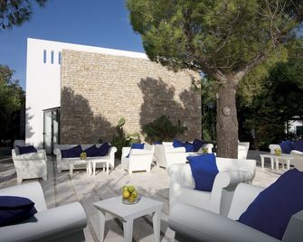 Meditur Puglia By Itafirst Hotels - Carovigno - Patio