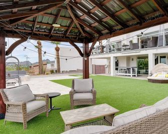 Group-Friendly Desert Escape! Putting Green, Pool - Phoenix - Patio