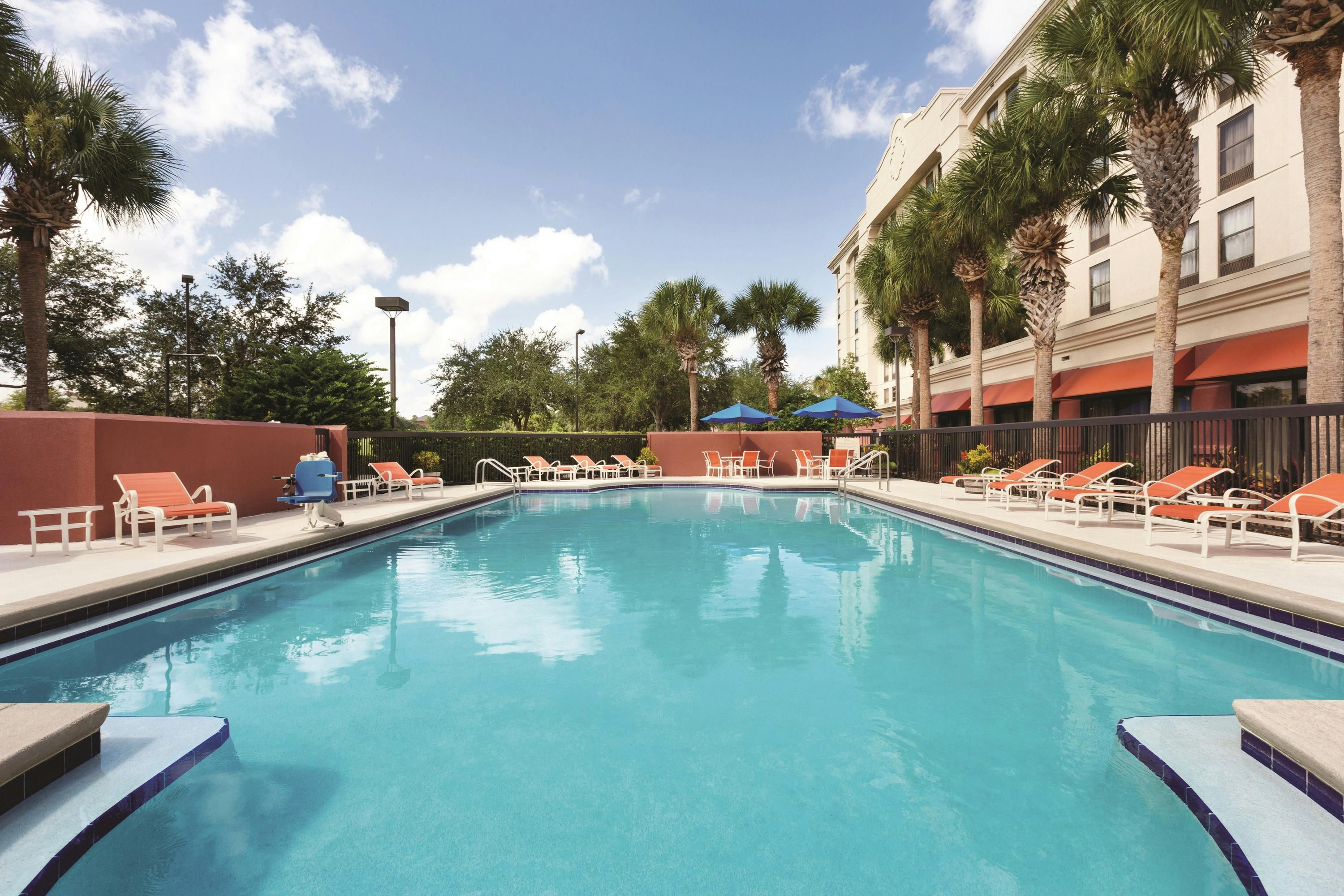 Hampton Inn Orlando Int'l Dr. Area/Convention Center - אורלנדו - בריכה