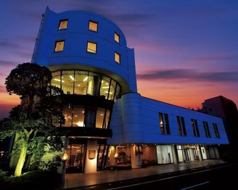 Hotel Kinsuien - Saiki - Building