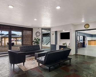 Rodeway Inn and Suites Sidney Historic Downtown I-80 - Sidney - Lobby