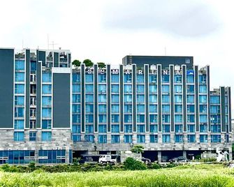 سنجسان مارينا - سيوغويبو - مبنى