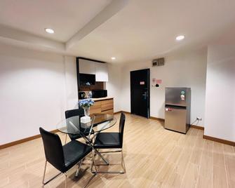14 Place - Bangkok - Matsal